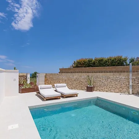 Villa Skyline- *